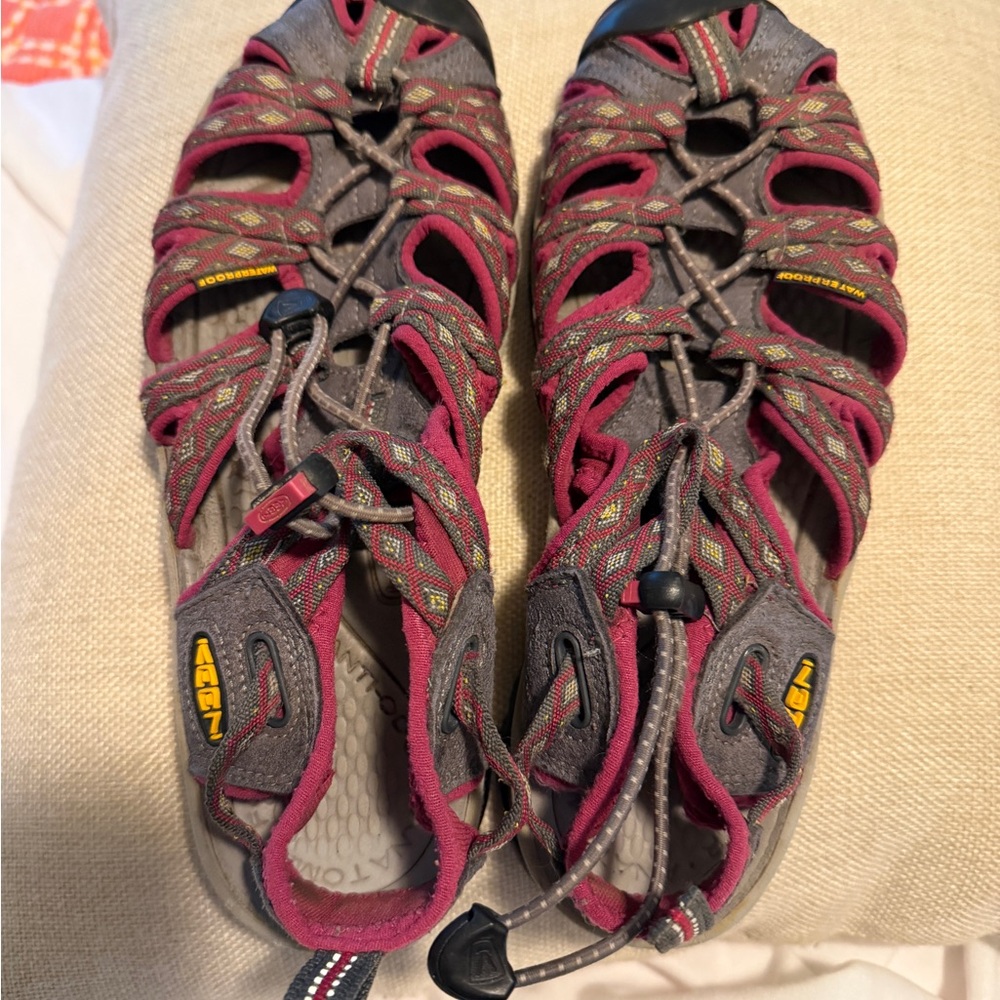 Keen Whisper Women's Sandals in Gray and Hot Pink